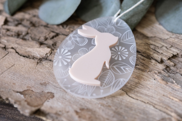 Anhänger Osterei Hase mit Floralen Muster